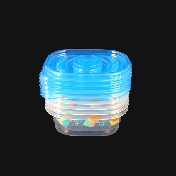 Plastic crisper