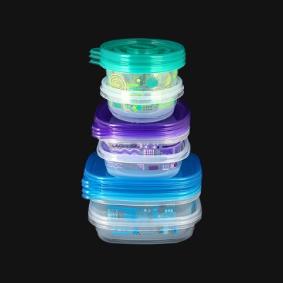 Plastic crisper