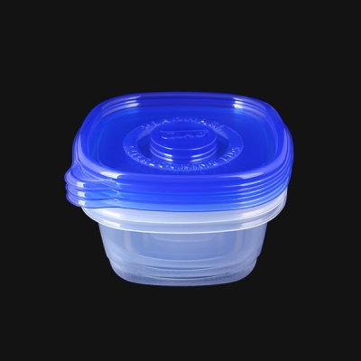 Plastic crisper
